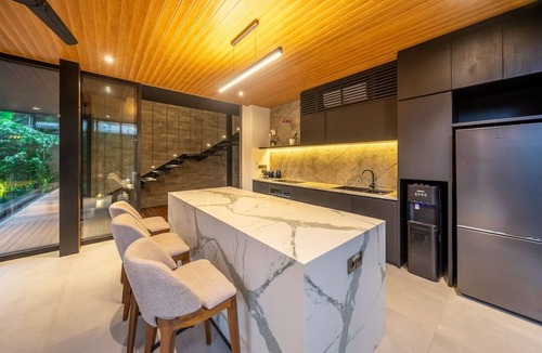 Dyanapura Villa | The Continental 8 bedroom luxury Seminyak