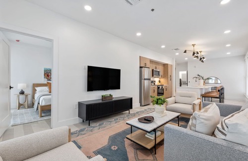 Main - Military Plaza Apartment | The Continental, powered by Placemakr - Downtown - Market Square