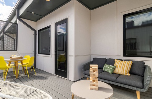 Buena Vista House | The Conway | Modern Music City Penthouse Sleeps 28