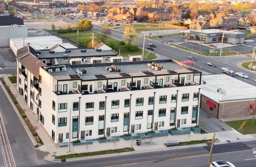 Buena Vista House | The Conway | Modern Music City Penthouse Sleeps 28