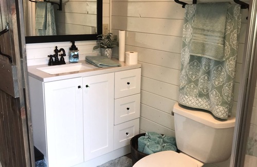 Middleburg Cabin | The Coop Inn