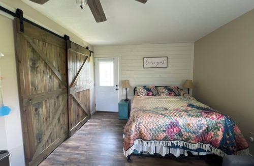 Middleburg Cabin | The Coop Inn