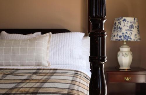 Shelburne Bed & Breakfast | The Cooper's Inn