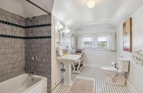 Independence Bed & Breakfast | The Cooperhouse