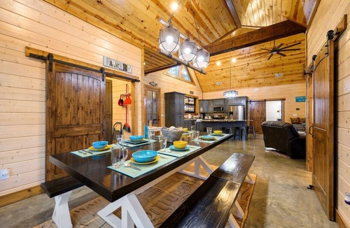Hochatown Cabin | The Copper Hideout · Hochatown Hideout: Hot Tub, Fire Pit, Pure Relaxation
