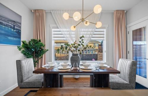Southeast Calgary House | The Copperleaf Luxury Retreat with Hot tub
