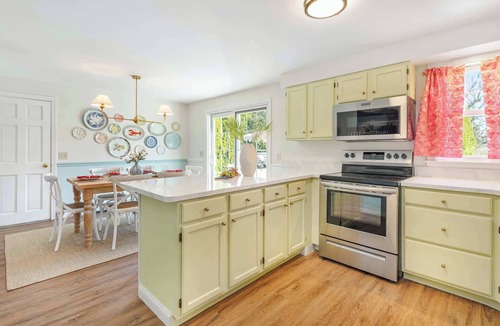 Newport East House | The Coral Rose Cottage