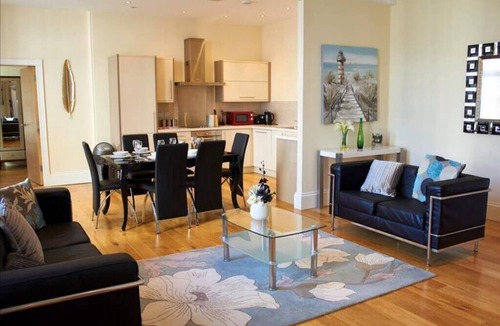 Southport Apartment | The Coral Suite Summa