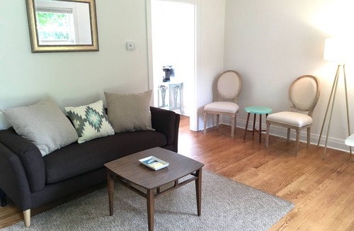 Green Hills House | The Cordelia - Cozy Cottage in 12 South