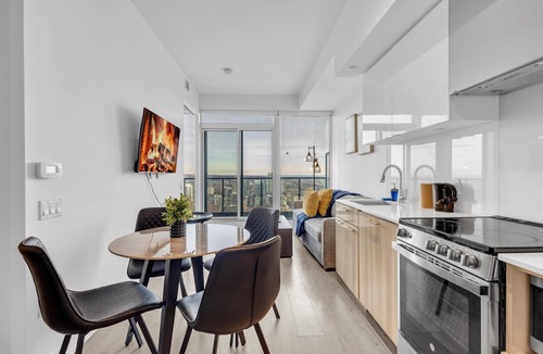 Garden District Apartment | The Coreline Suites – Downtown Toronto