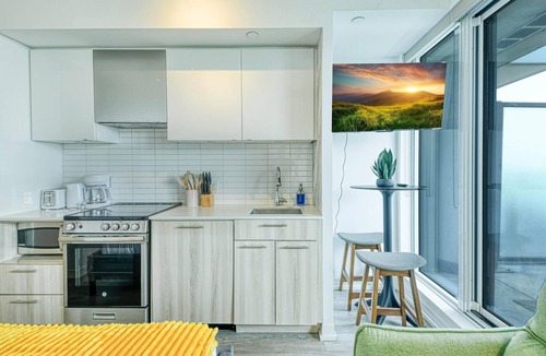 Garden District Apartment | The Coreline Suites – Downtown Toronto