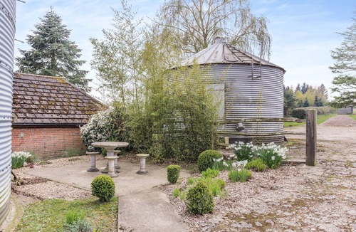 Sedlescombe House | The Corn Bin - One Bedroom House, Sleeps 2