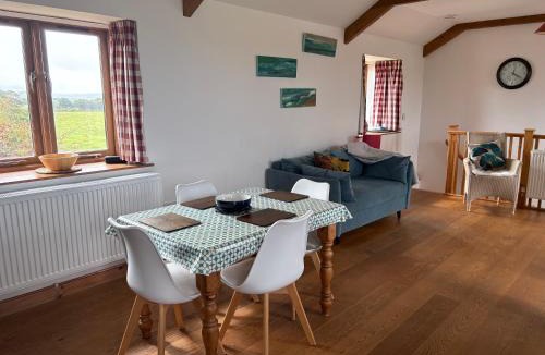 Mount Hawke House | The Corn Store