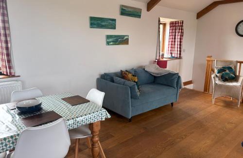 Mount Hawke House | The Corn Store