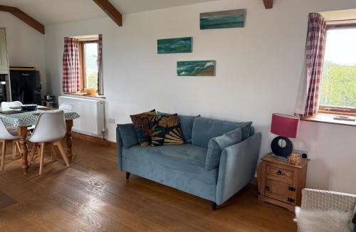 Mount Hawke House | The Corn Store