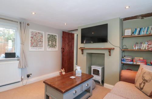 Ozleworth House | The Corner Cottage