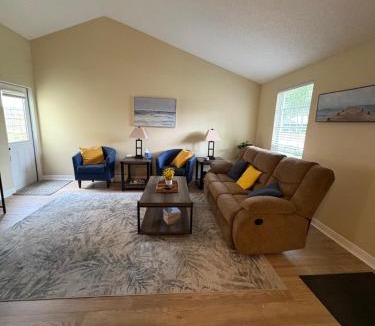 Lake St. George House | The Corner Cottage