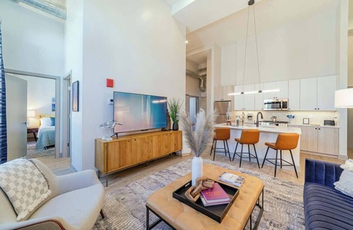 Wicker Park Apartment | The Cornerstone - Designer 4BR Flat in Bucktown/WP