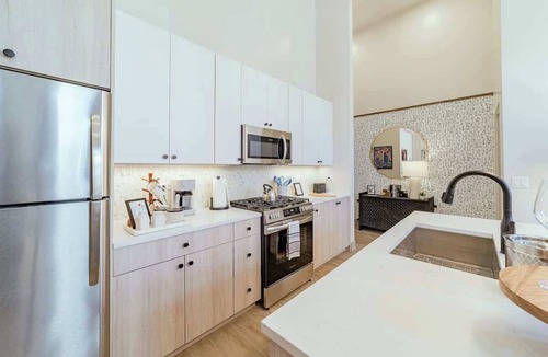 Wicker Park Apartment | The Cornerstone - Designer 4BR Flat in Bucktown/WP