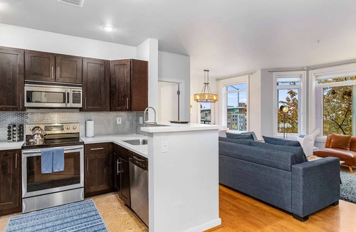 Belltown Condo | The Cornet Nest at Belltown - 99 Walkscore