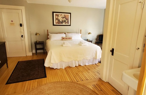 Cornish Hotel | The Cornish Inn