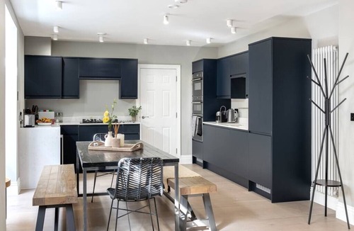 Bath Apartment | The Cornwell Wine Vaults