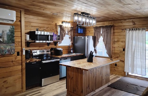 Creola Cabin | The Corral sleeps 4