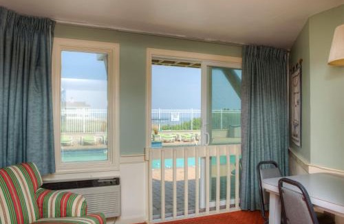 Dennis Port Hotel | The Corsair & Cross Rip Oceanfront