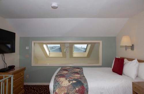 Dennis Port Hotel | The Corsair & Cross Rip Oceanfront