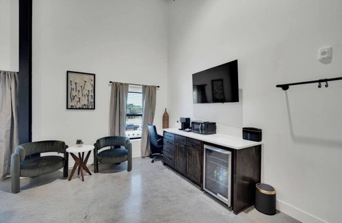 Midlothian Apartment | The Cosmos Suite @ The Lawson District