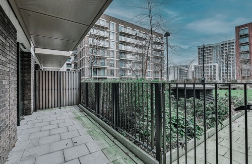 Docklands Apartment | The Cosy Cabot - One bed