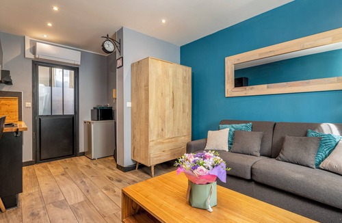 Saint-Martin-du-Littoral Apartment | The Cosy Studio, ideal for professionals or couples, close to the beach