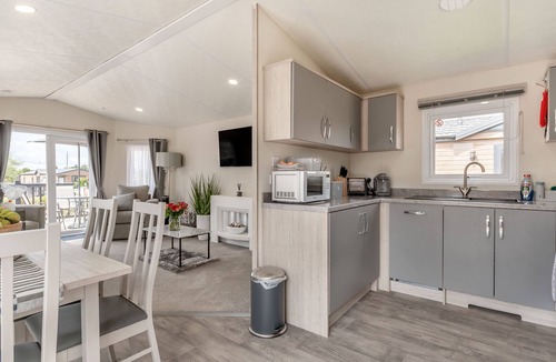 Evesham Cottage | The Cotswold Holiday Lodge