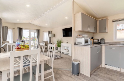 Evesham Cottage | The Cotswold Holiday Lodge