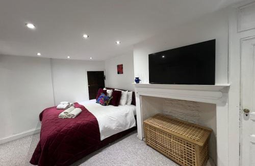 Tetbury House | The Cotswold Wellhouse