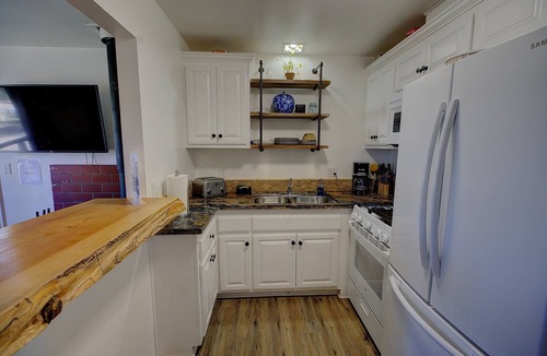 Big Bear Hotel | THE Cottage #2504
