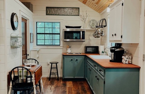 Whitehouse Cottage | The Cottage at Dogwood Ridge.