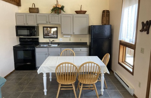 Racine Cottage | The Cottage at Lake Tranquility