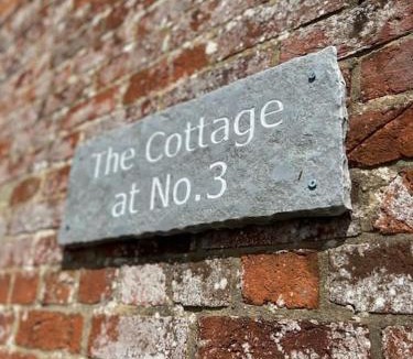 West Lavington Apartment | The Cottage at No. 3