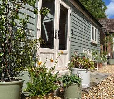 West Lavington Apartment | The Cottage at No. 3