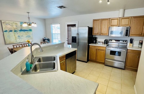 Flour Bluff House | The Cottage at Oso Bay with Pond View