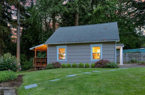 Tigard Cottage | The Cottage at River Run!