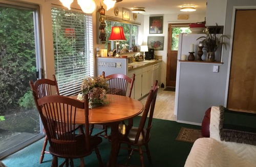 Anderson Island House | The cottage by the lake