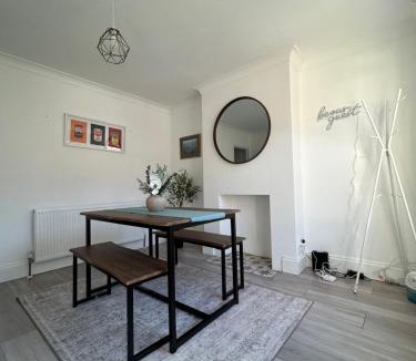 Bromley Common and Keston House | The Cottage