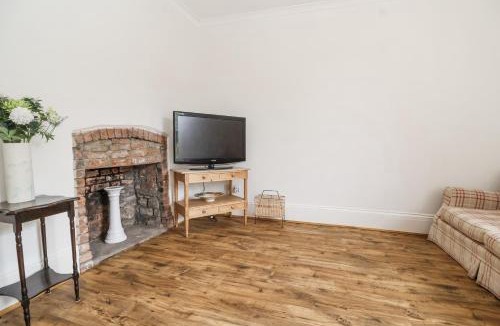 Kenn House | The Cottage