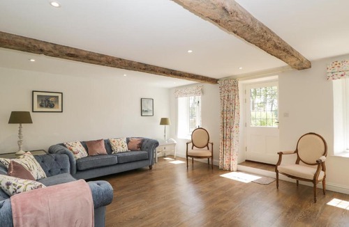 Malmesbury House | The Cottage