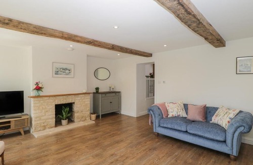 Malmesbury House | The Cottage