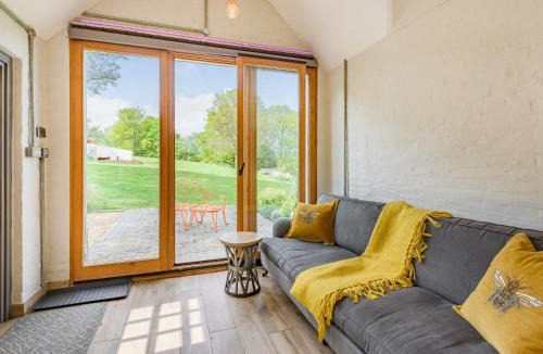 Cranleigh House | The Cottage High Wykehurst End