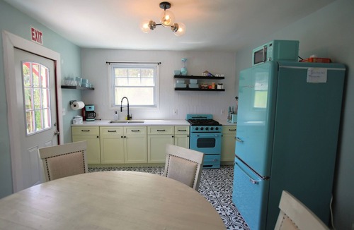 Liberty House | The Cottage House - Pool & Hot Tub