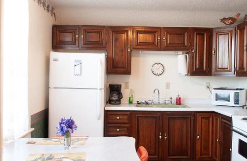 Great Bend Apartment | The Cottage Inn